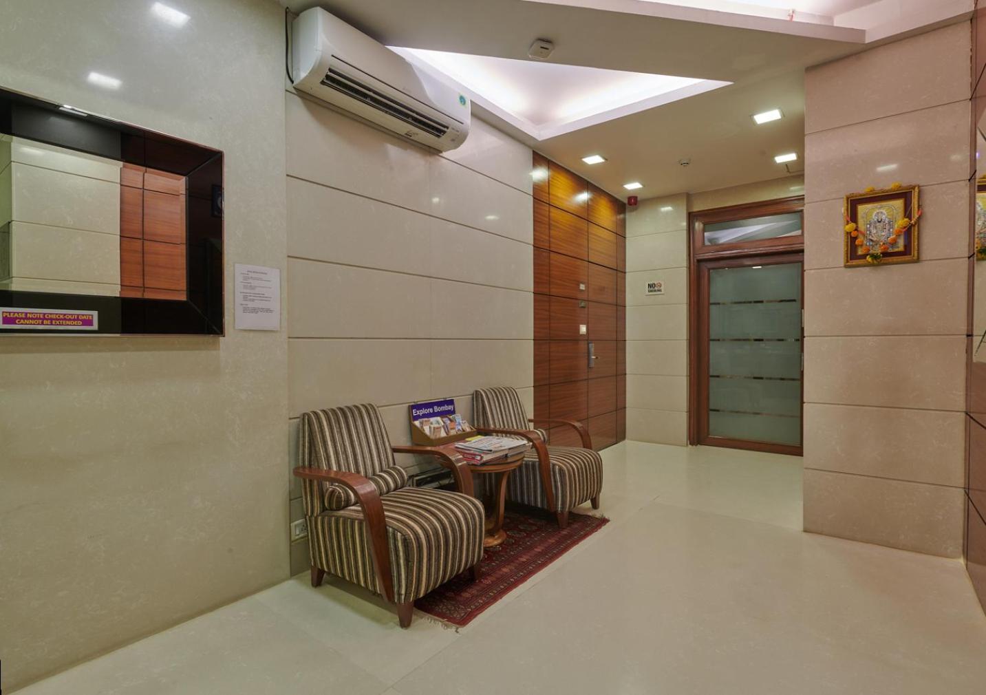Bentley Hotel Marine Drive Mumbai Exterior photo