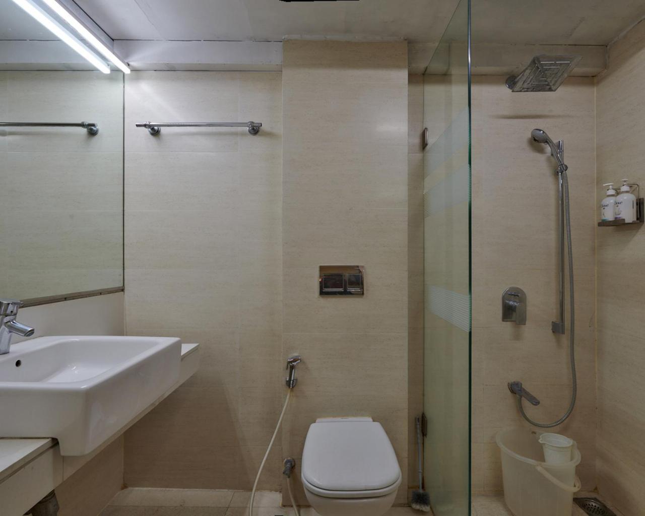 Bentley Hotel Marine Drive Mumbai Exterior photo