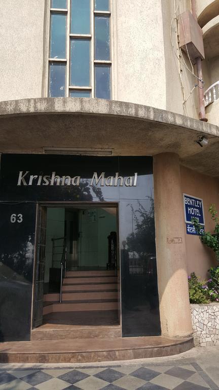 Bentley Hotel Marine Drive Mumbai Exterior photo