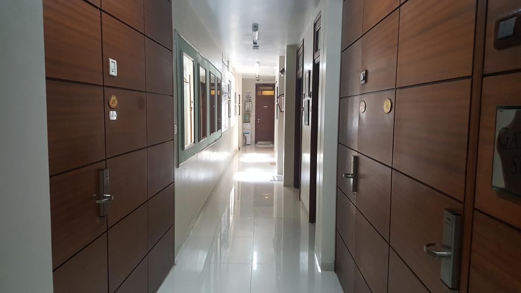 Bentley Hotel Marine Drive Mumbai Exterior photo