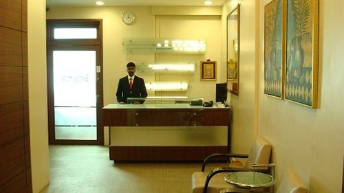 Bentley Hotel Marine Drive Mumbai Exterior photo